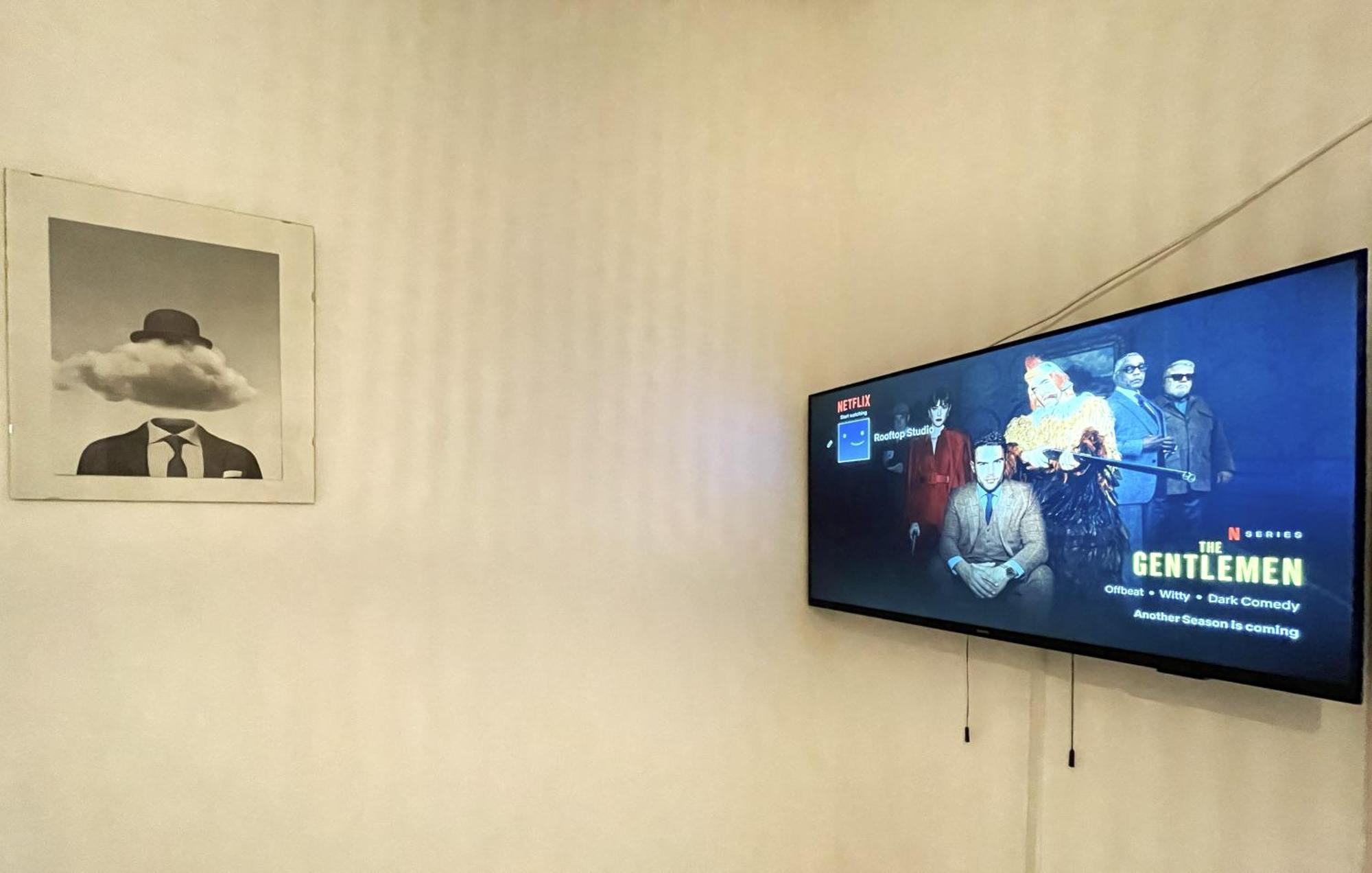Rooftop Studio In The Heart Of Bucharest W Netflix Екстер'єр фото